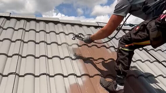 Dachbeschichtung durch Renoskam Firma