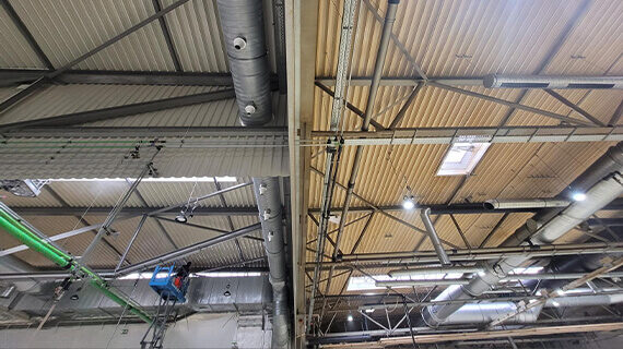 Reinigung der Halle von Fettablagerungen Zittau