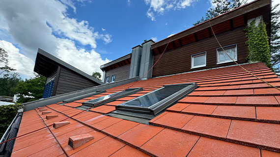 Dachreinigung und -imprägnierung in Berlin vorcher nachher