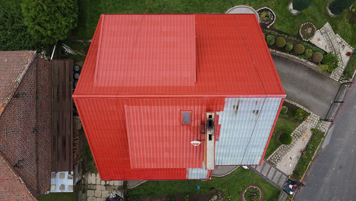 Reinigung und Anstrich von Dach und Fassade in Wojcieszowice