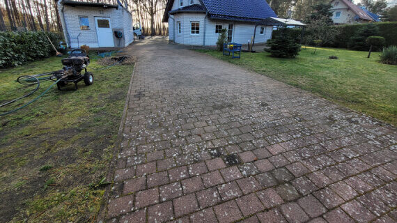 Pflasterreinigung vorher und nachher