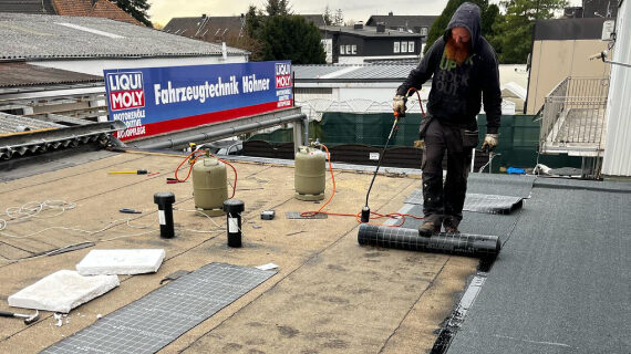 Phasen des Austauschs der Dachpappe