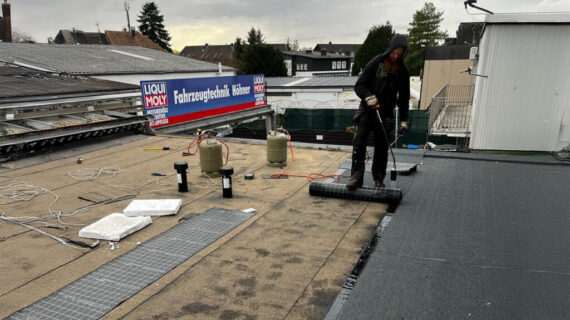 Verlegung der Dachpappe in Ubach-Palenberg
