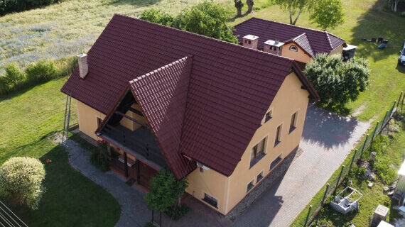 Dachanstrich in Bojadła vorcher nachher