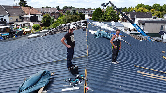Renoskam bei der Arbeit - Dacherneuerung in Übach-Palenberg Renoskam bei der Arbeit - Dacherneuerung in Übach-Palenberg