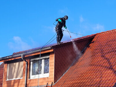 Dachhochdruckreinigung