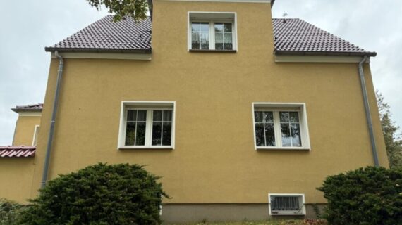 Dachreinigung und Dachbeschichtung in Roskow - vorher nachher