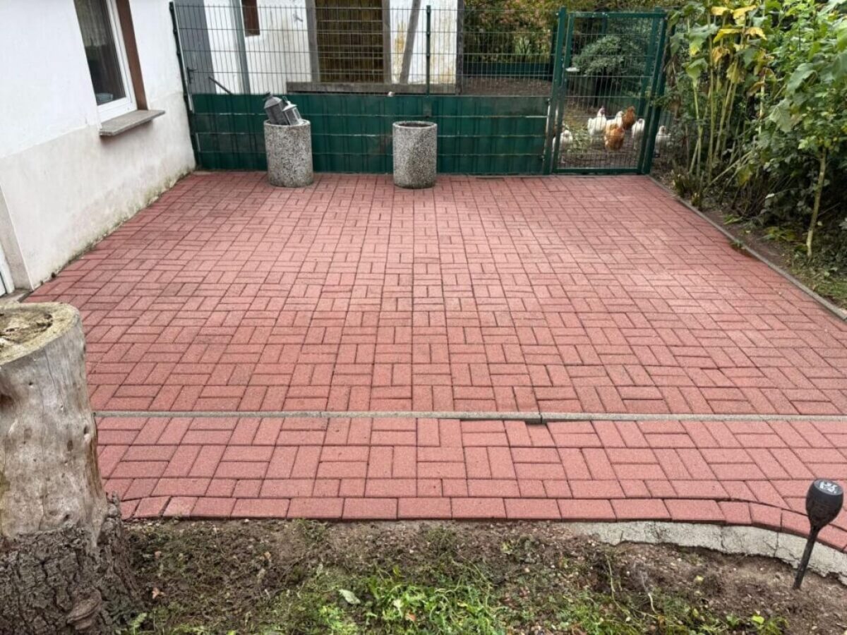 Nennhausen - Nach der Reinigung und Renovierung der Pflastersteine