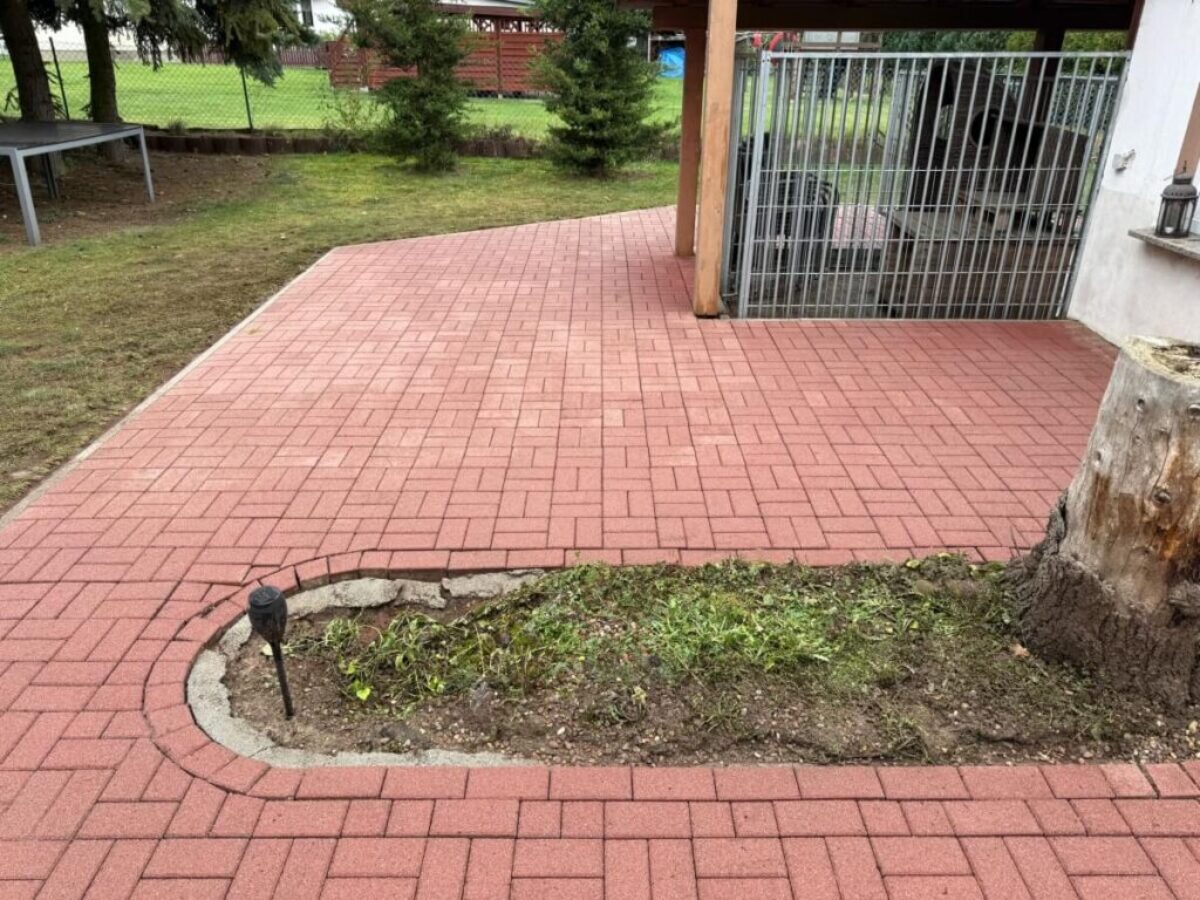 Nach der Reinigung und Renovierung der Pflastersteine in Nennhausen - Renoskam Nach der Reinigung und Renovierung der Pflastersteine in Nennhausen - Renoskam