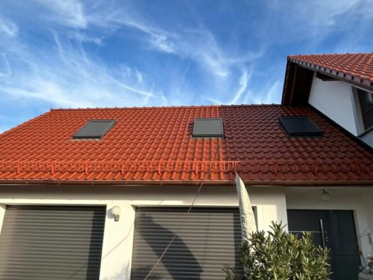 Nach der Dachreinigung in Radibor Nach der Dachreinigung in Radibor