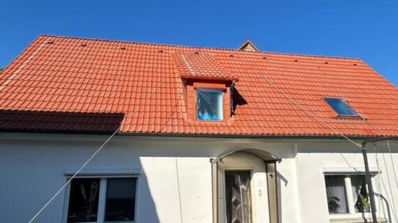 Vor der Dachbeschichtung in Krostitz Dachbeschichtung Krostitz - vorher und nachher