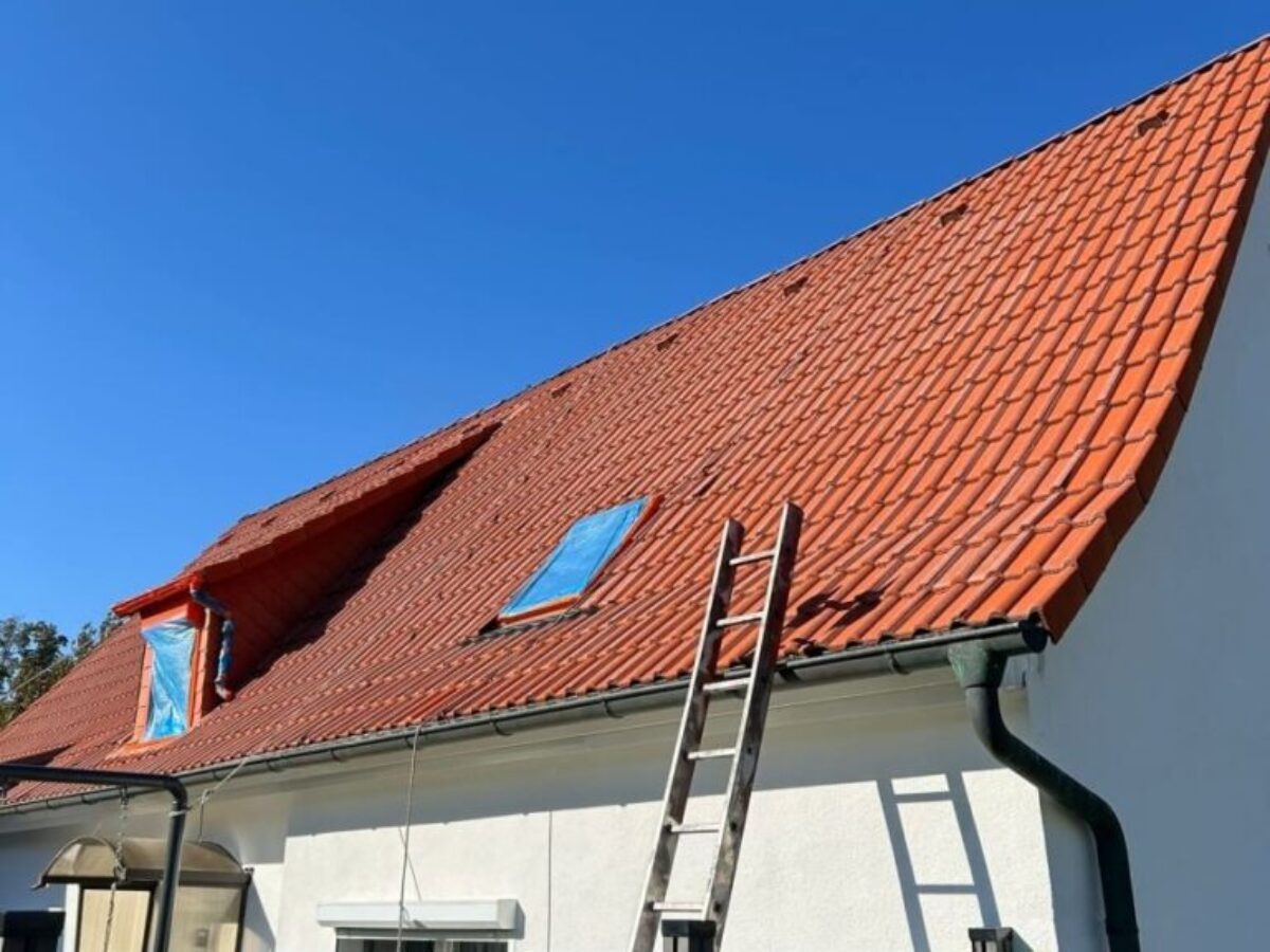 Vor der Dachbeschichtung in Krostitz Vor der Dachbeschichtung in Krostitz
