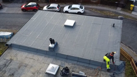 Berlin Umfassende Dämmung eines Flachdachs 