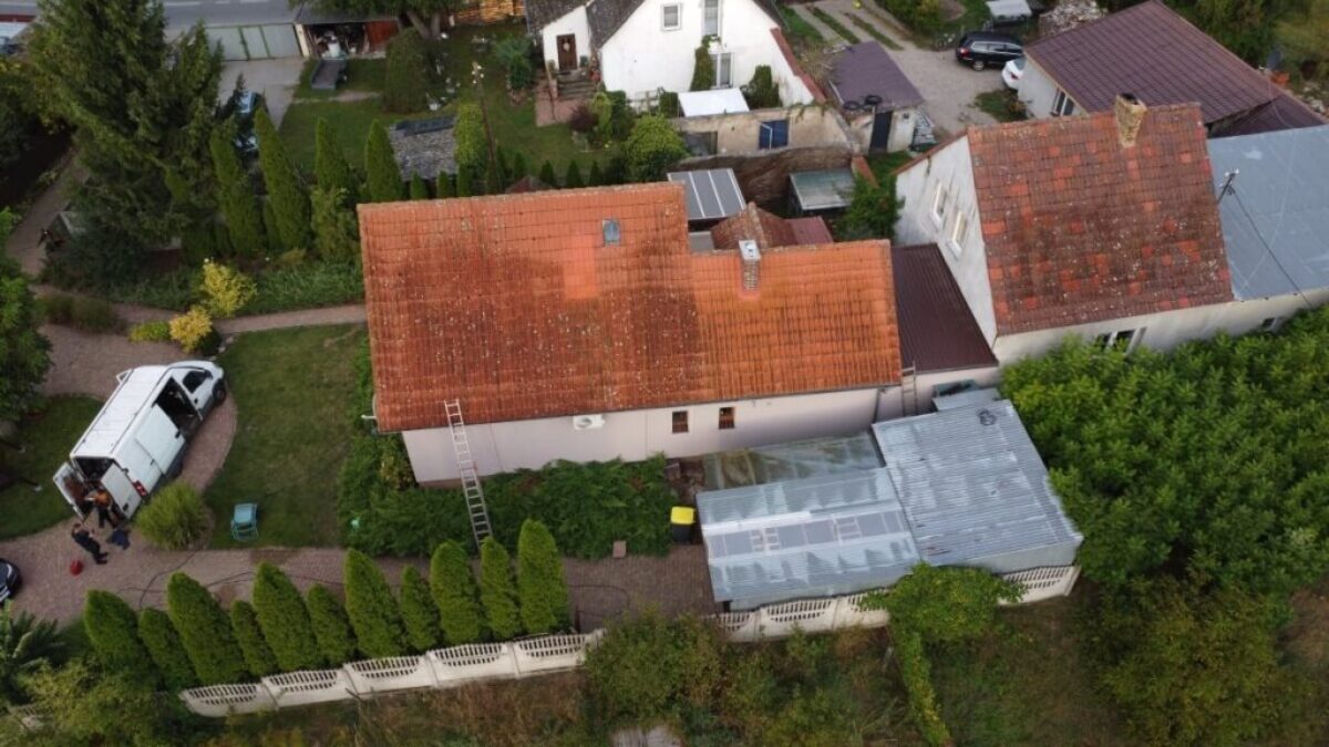 Vorher: Dachreinigung und Dachbeschichtung in Swiebodzin