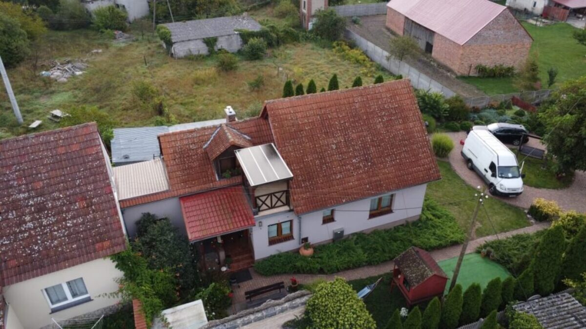 Vorher: Dachreinigung und Dachbeschichtung in Swiebodzin