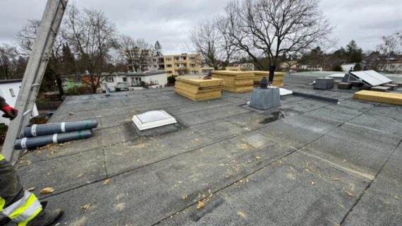 Umfassende Dämmung eines Flachdachs in Berlin
